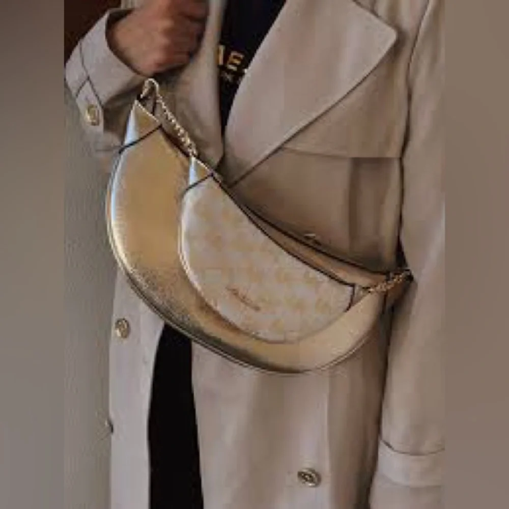 BNWT MICHAEL KORS Hollis Medium 2-in-1 Metallic Leather Jacquard Shoulder Bag - Picture 6 of 6